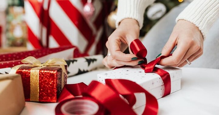 Opinion: Gift wrapping sucks