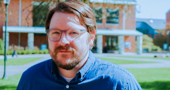 Graduate students present research in three minutes or less