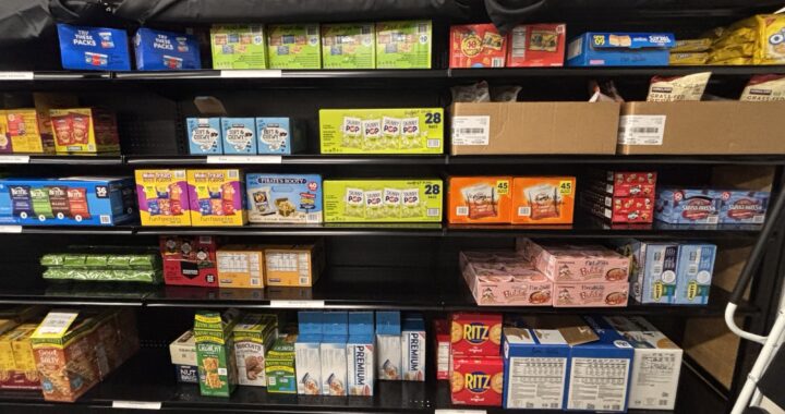 Psychology Club Members Volunteer to Assist Cougar Pantry with Restocking